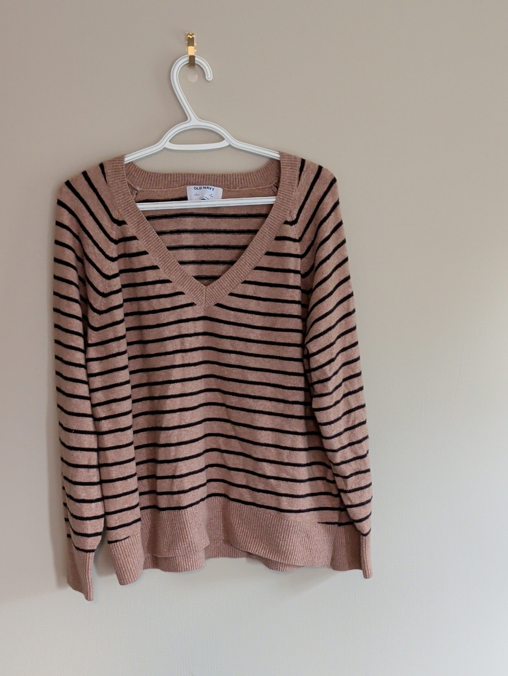 Old Navy Women's Blush Pink Striped V-Neck Sweater